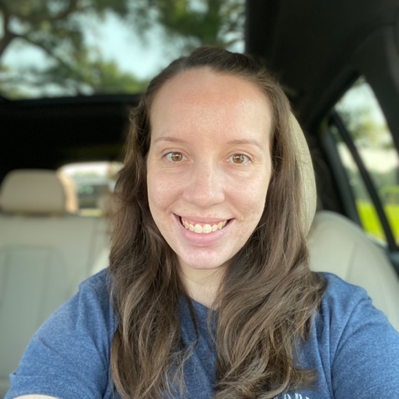 Meet your Posher, Alyssa - Picture 2 of 2